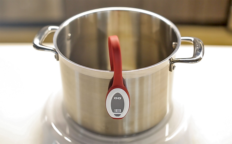 Illustration for article titled GE's New Sensor Turns Induction Cooktops Into Compact Sous Vide Machines